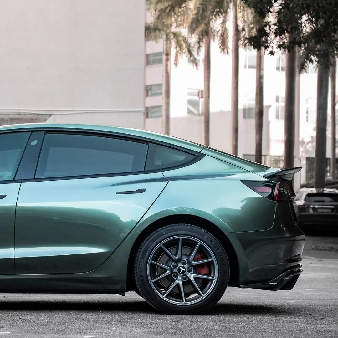 Gloss PET Liquid Alpine Green Car Vinyl Wrap - Image 4