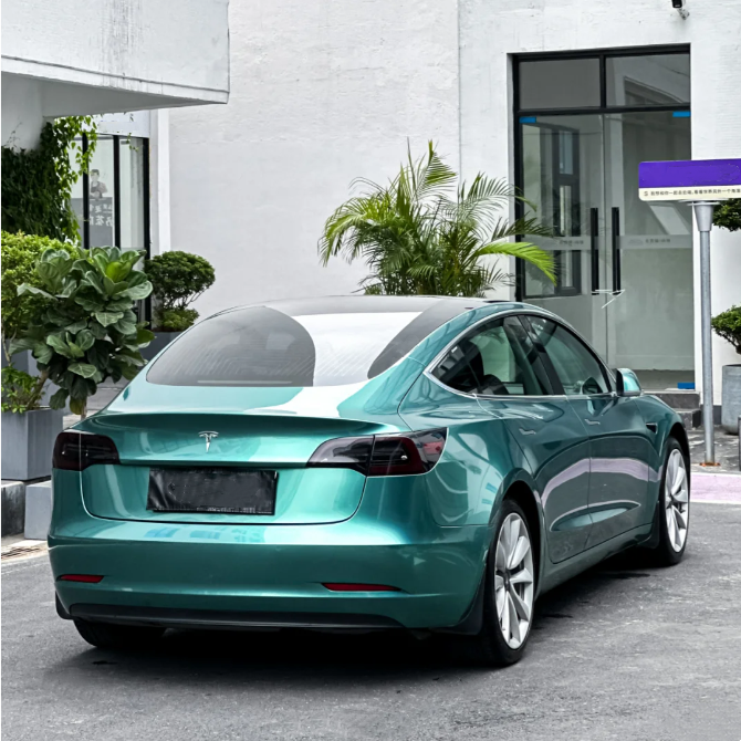 Quality Gloss Shiny Green Car Vinyl Wrap - Image 4