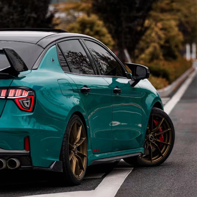 Super Gloss Pine Green Car Vinyl Wrap - Image 3